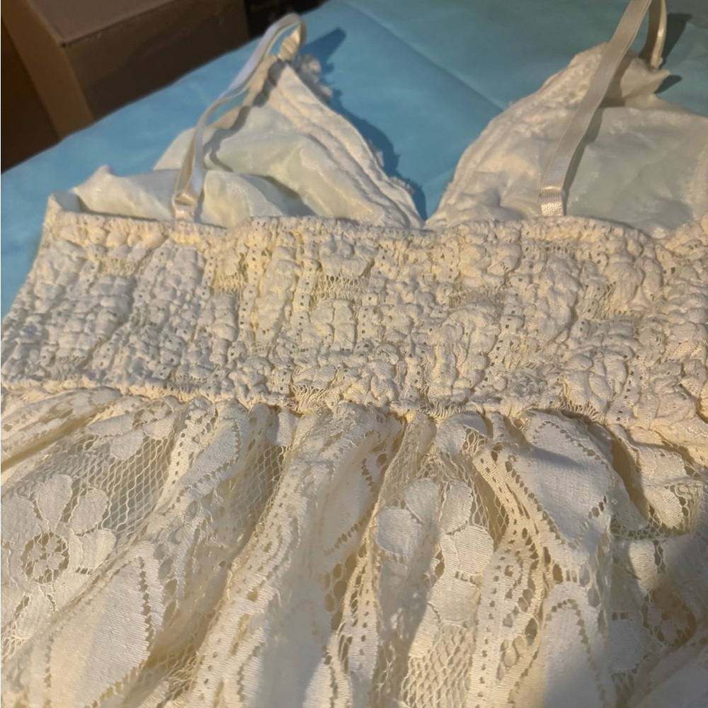 NWOT Cupshe V-neck Boho Lace Ruching Sundress with Tassels, size Medium - Picture 5 of 7